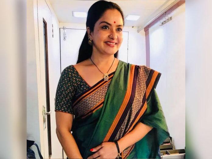 Pragathi-about-comedian-che